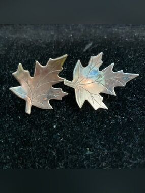 Vintage Silvertone Leaves “Twist-on” Earrings